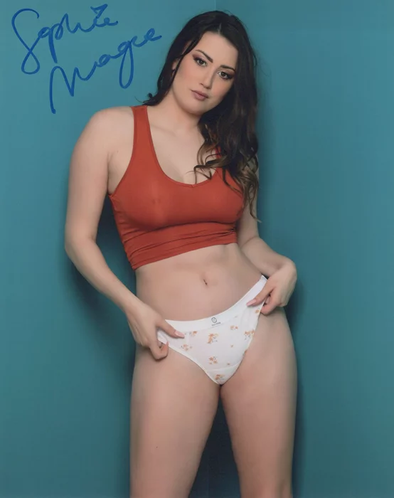 Sophie Magee autograph