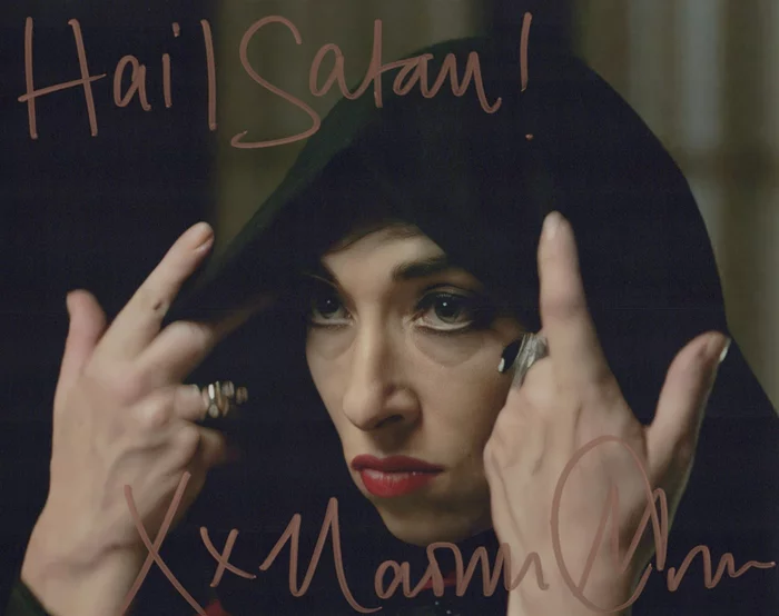 Naomi Grossman autograph