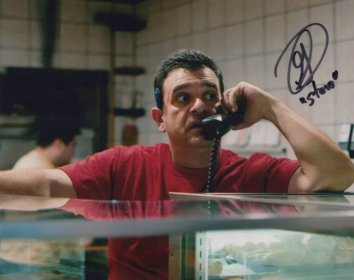 Gino Cafarelli autograph