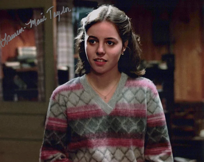 Lauren-Marie Taylor autograph