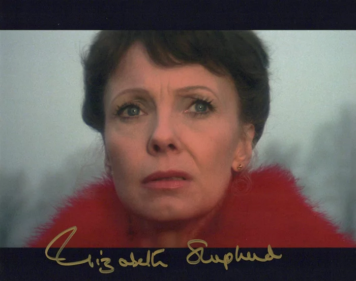Elizabeth Shepherd autograph