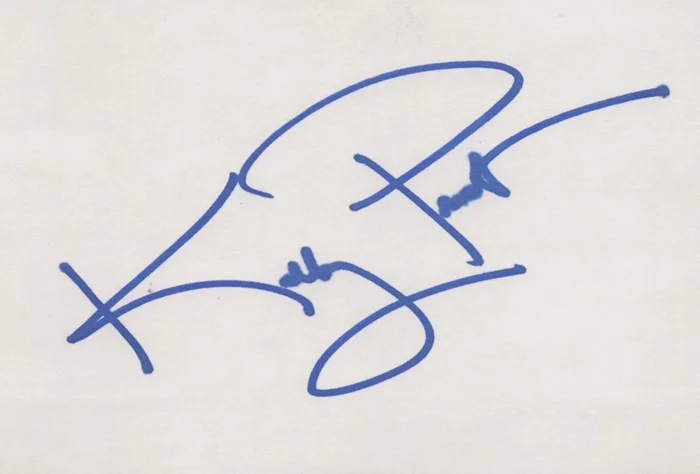 Kelly Preston autograph