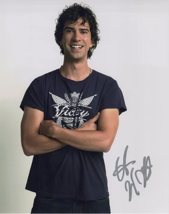 Hamish Linklater autograph