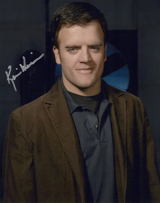 Kevin Weisman autograph