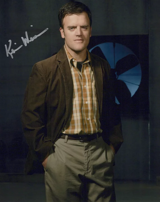 Kevin Weisman autograph