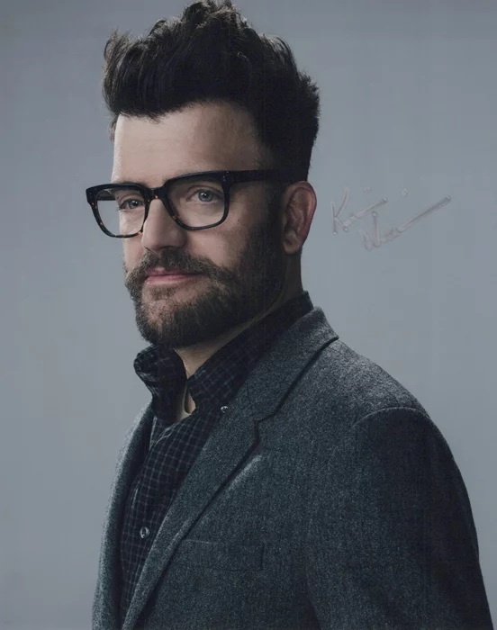 Kevin Weisman autograph