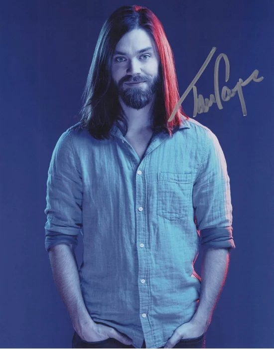 Tom Payne autograph