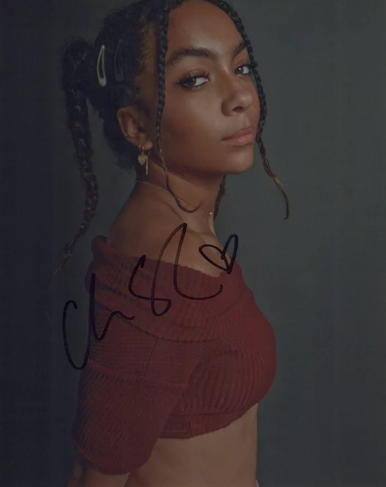 Charlize Glass autograph
