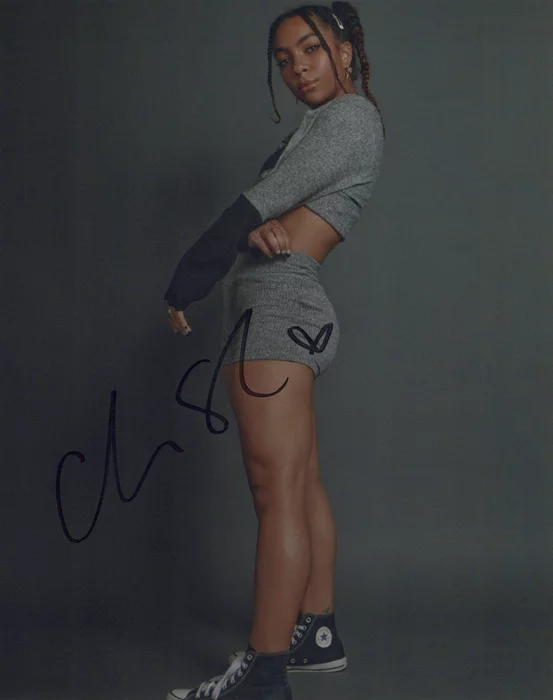 Charlize Glass autograph