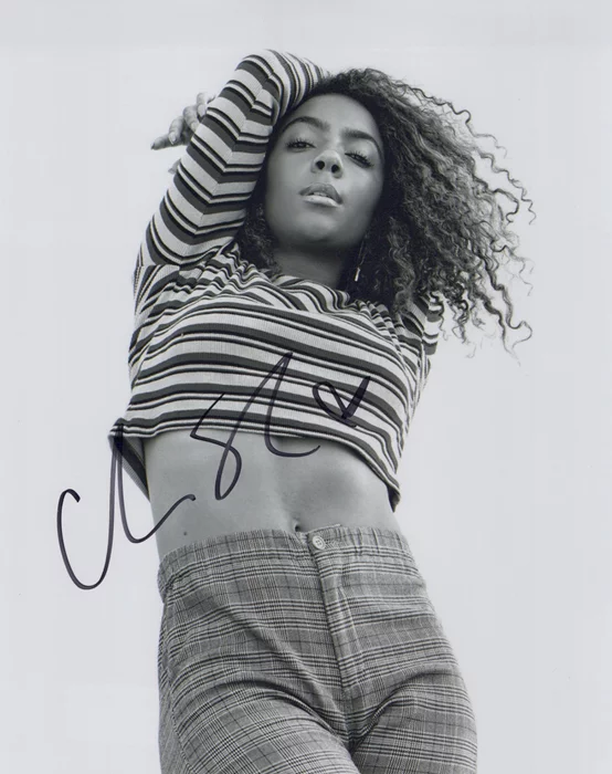 Charlize Glass autograph
