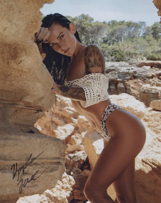 Kayla Lauren autograph