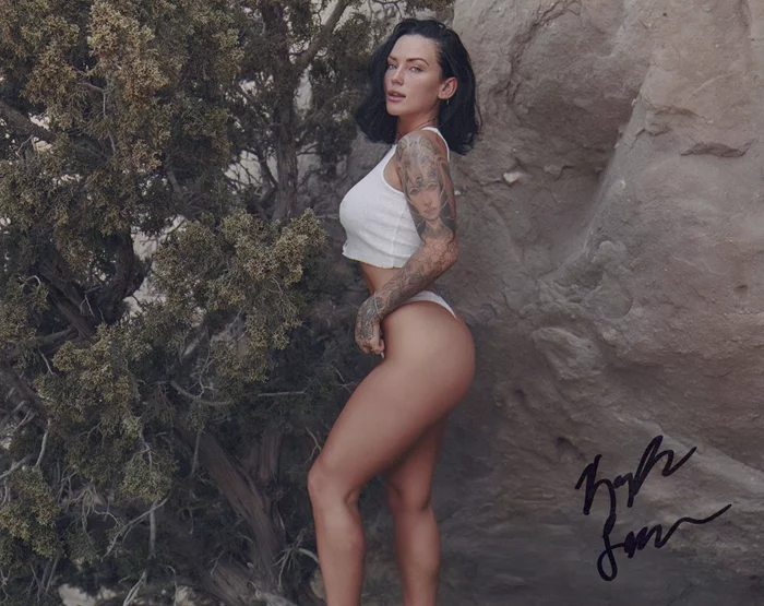 Kayla Lauren autograph