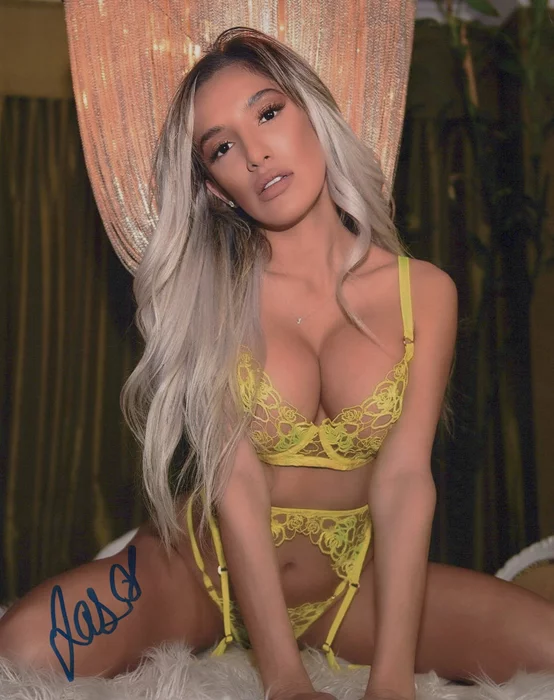 Jessica Legaspi autograph