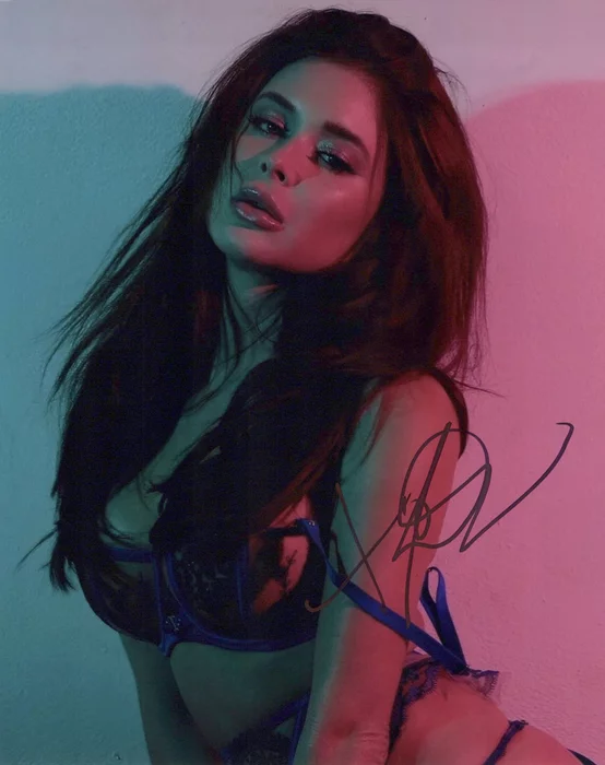 Renee Olstead autograph