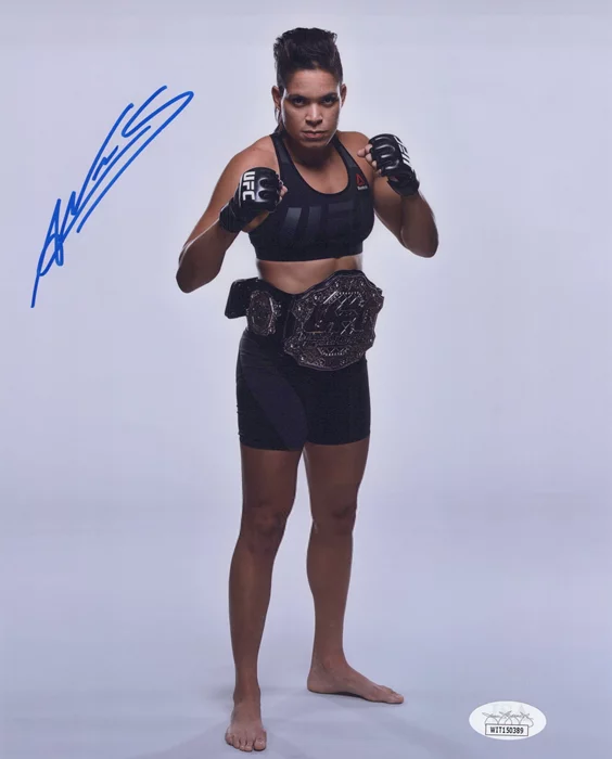 Amanda Nunes autograph