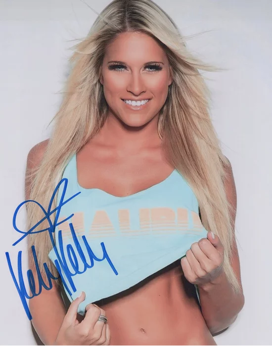 Kelly Kelly autograph