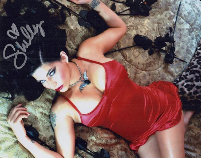 Shelly Martinez autograph