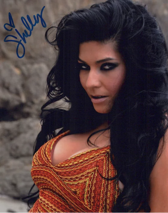 Shelly Martinez autograph
