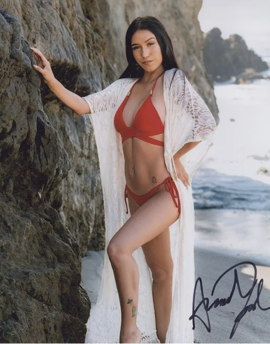 Amanda Ford autograph