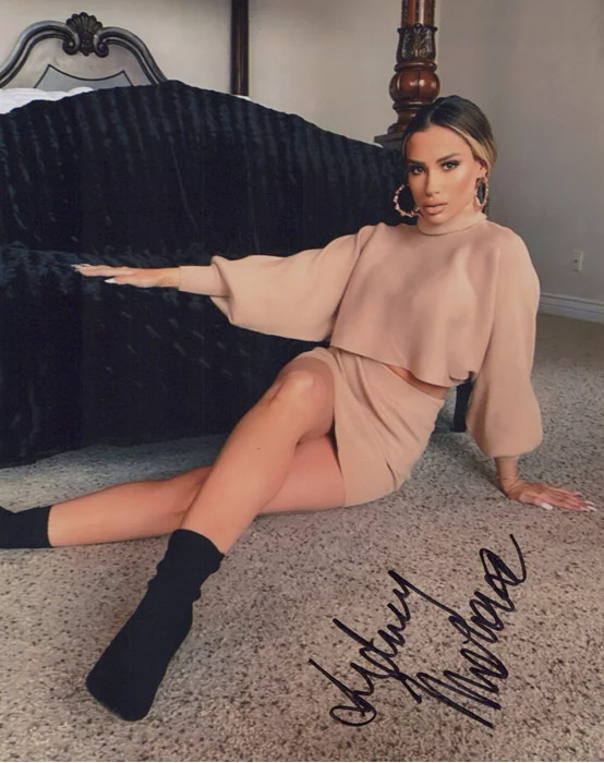 Sydney Montana autograph