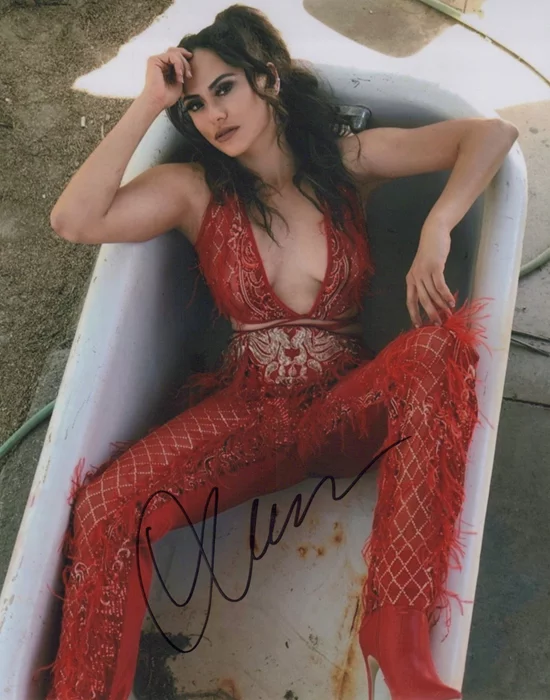 Geraldine Moreno autograph