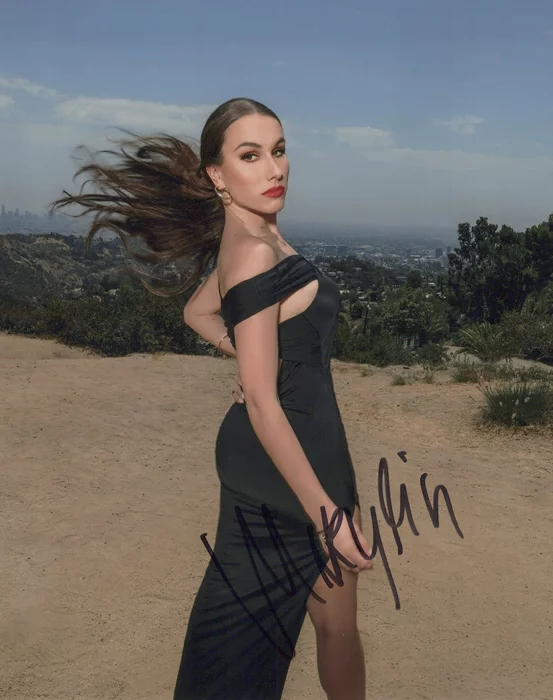 Merylin Nau autograph