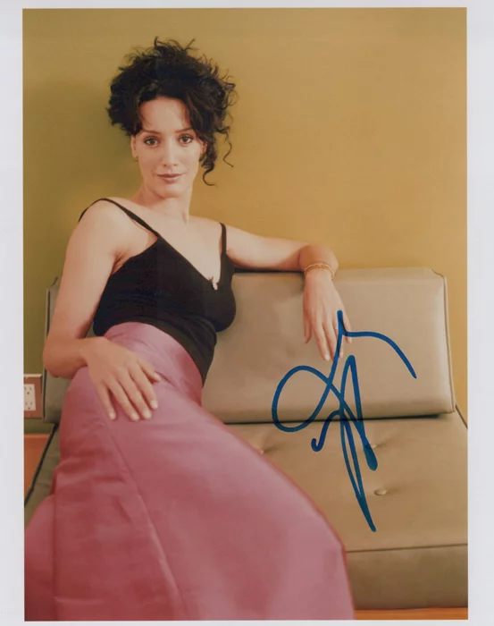 Jennifer Beals autograph