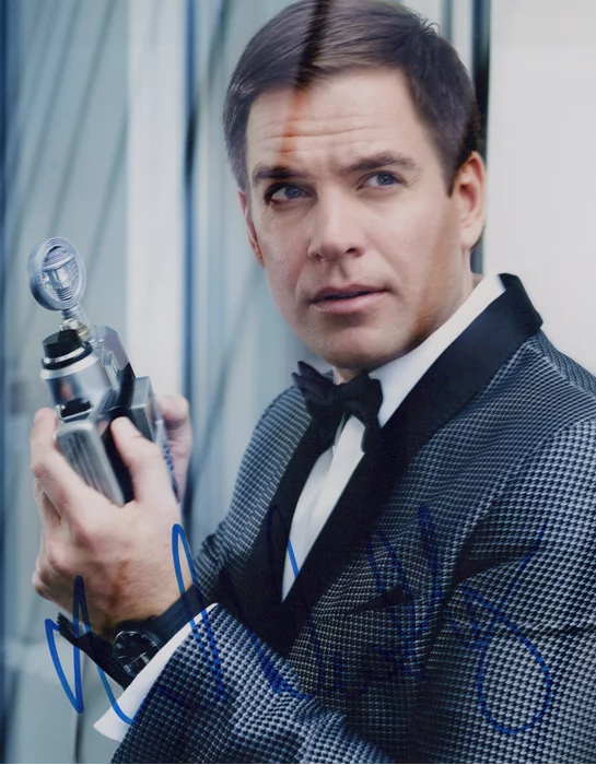 Michael Weatherly autograph