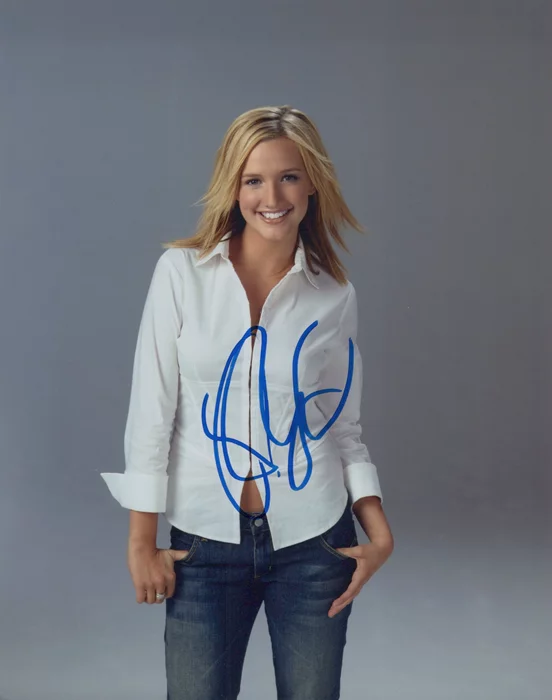 Ashlee Simpson autograph