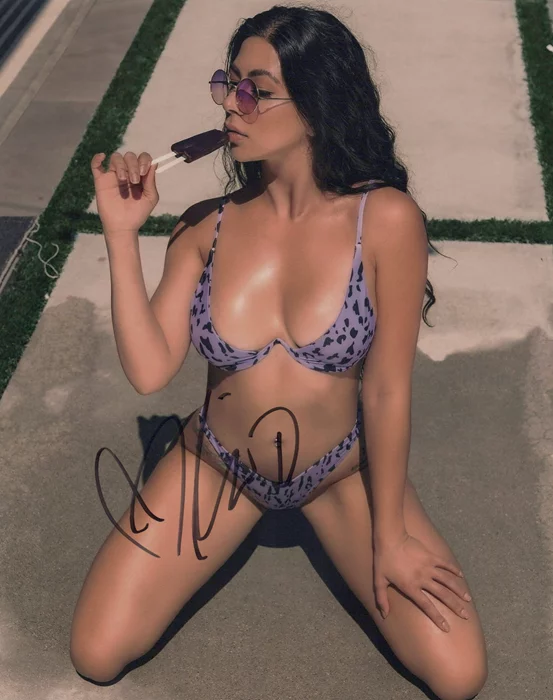 Ilo Musk autograph