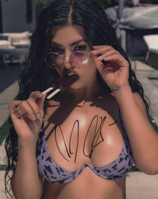 Ilo Musk autograph