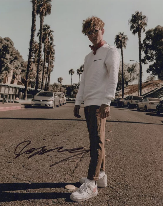 Jojo Tua autograph