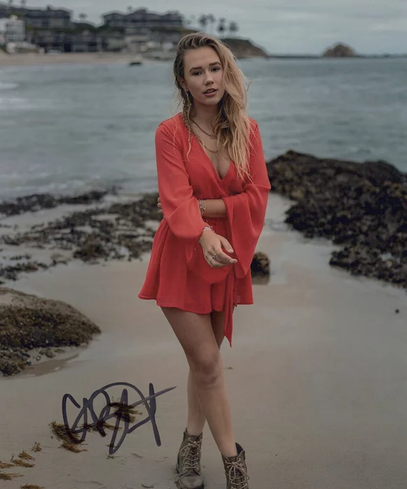 Carly Belle autograph