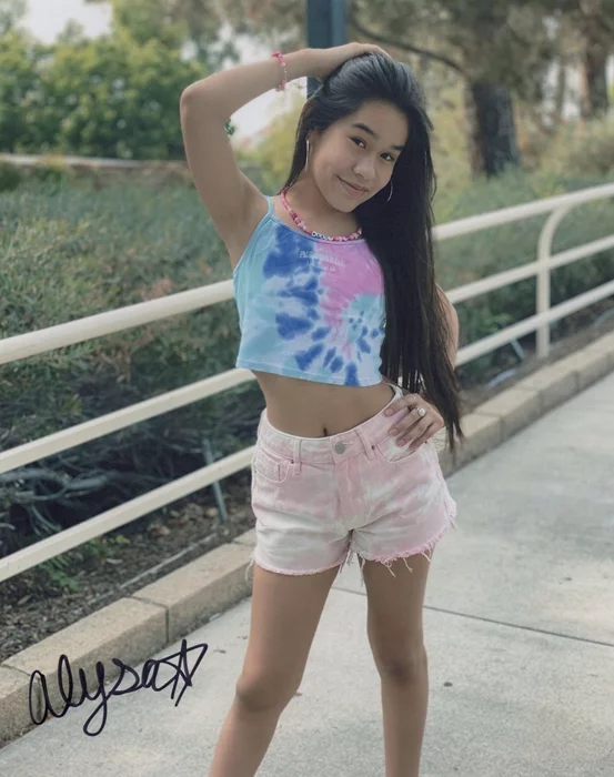 Alyssa Gutierrez-Sierra autograph