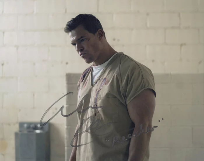 Alan  Ritchson autograph