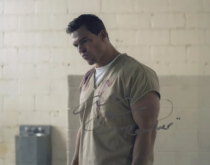 Alan  Ritchson autograph