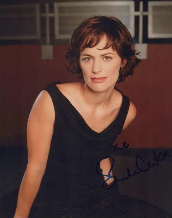 Sarah Clarke autograph
