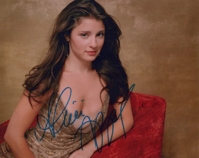 Shiri Appleby autograph