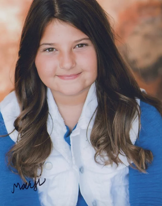 Mackenzie Hancsicsak autograph