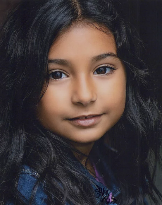 Zara Nicole Jirgis autograph