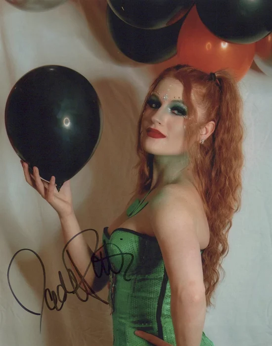 Jade Patteri autograph