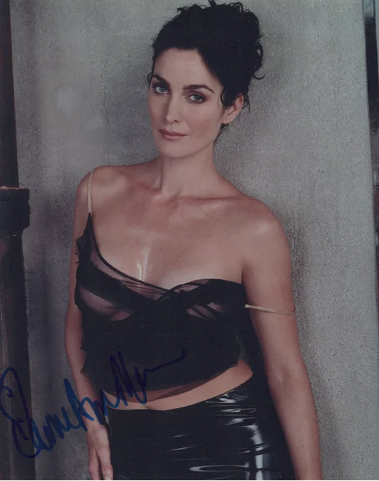 Carrie-Anne Moss autograph