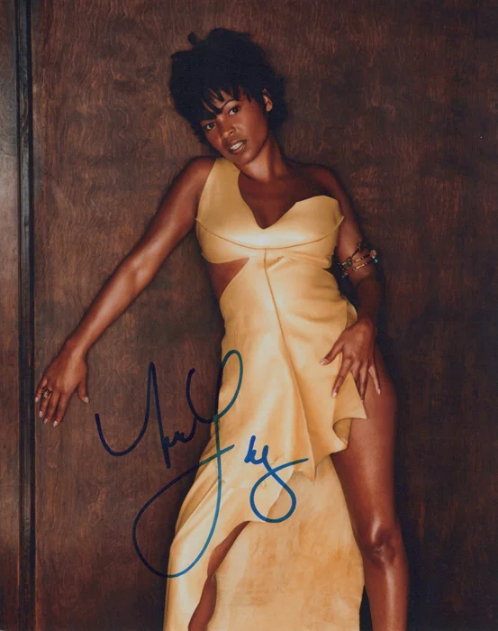 Nia Long autograph