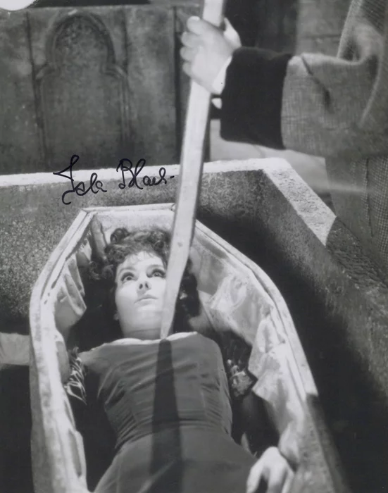 Isla Blair autograph