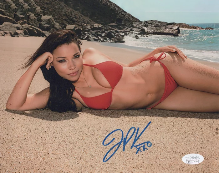 Jessica Parker Kennedy autograph