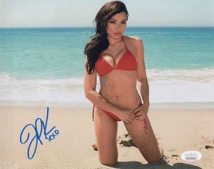 Jessica Parker Kennedy autograph