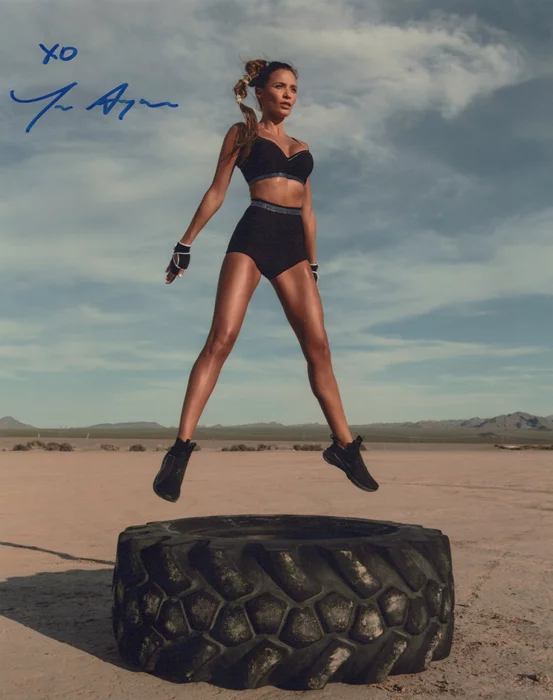 Tess Anique autograph