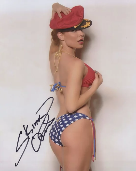 Jenae Alt autograph