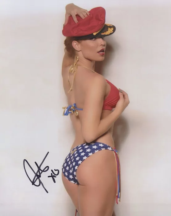 Jenae Alt autograph