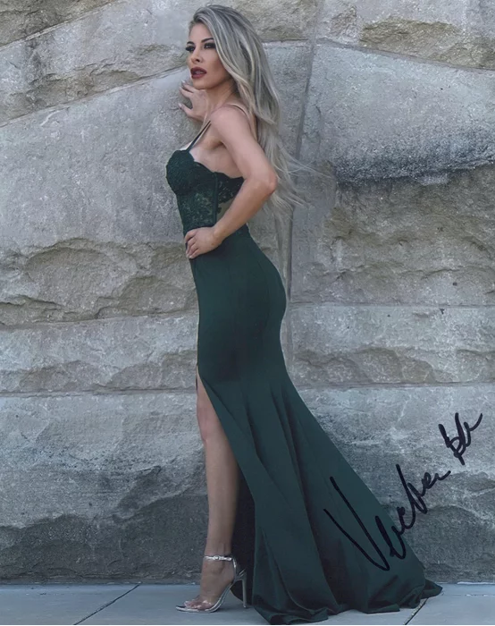 Vicktoria Blu autograph